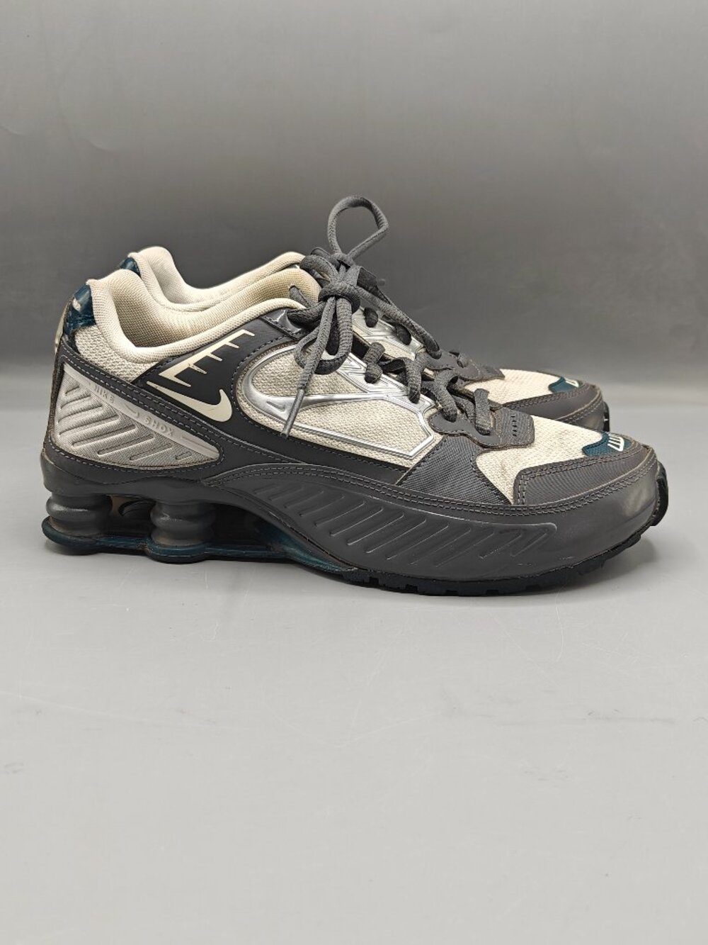 Nike Shox Enigma 9000 Grey White Women's Size 8.5 Running Shoes BQ9001-006